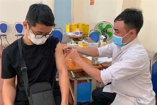 Không bỏ sót đối tượng tiêm chủng vắc xin phòng Covid-19. Ảnh minh họa. Ảnh: baokhanhhoa.vn. Không bỏ sót đối tượng tiêm chủng vắc xin phòng Covid-19. Ảnh minh họa. Ảnh: baokhanhhoa.vn.